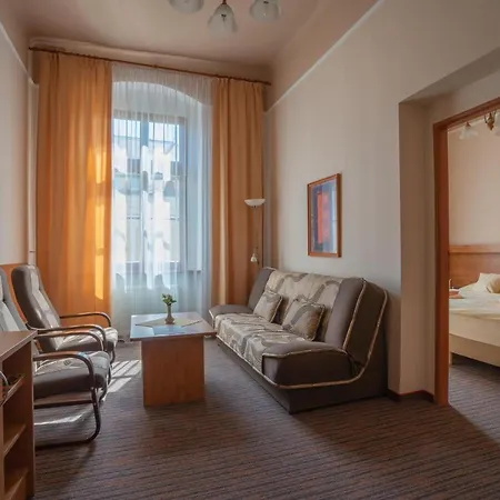 Ld Palace & Kur 4*